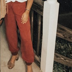 Bella Dahl crimson/ reddish joggers